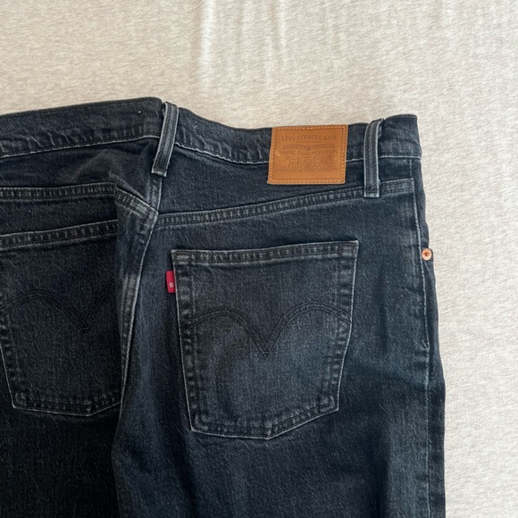Levi’s Ribcage Ankle Straight Jean - Picture 3 of 3